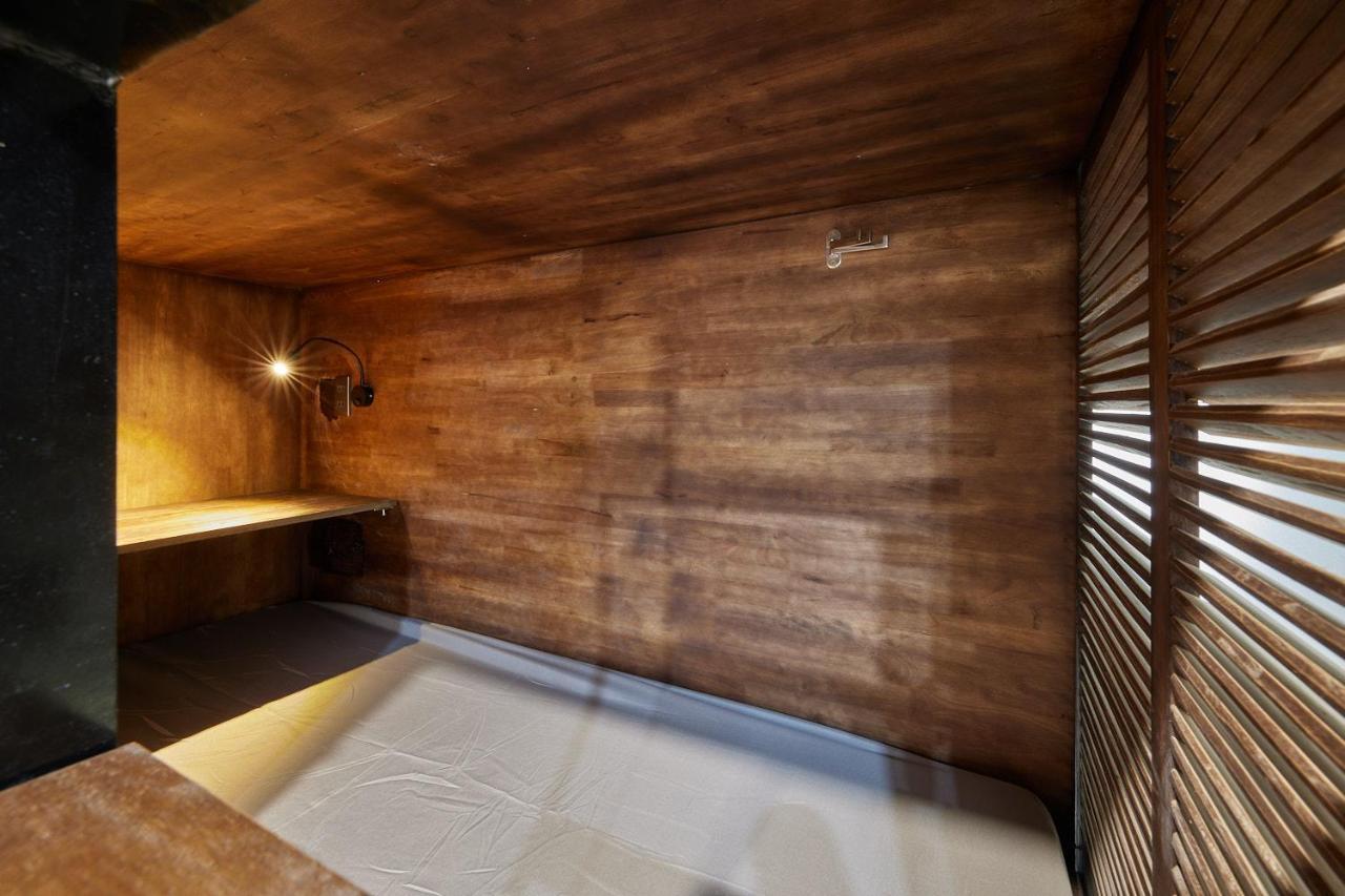 The Garden Capsule Hotel Дананг Экстерьер фото